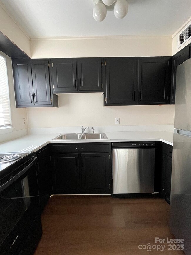 Building Photo - 4605 Coronado Dr