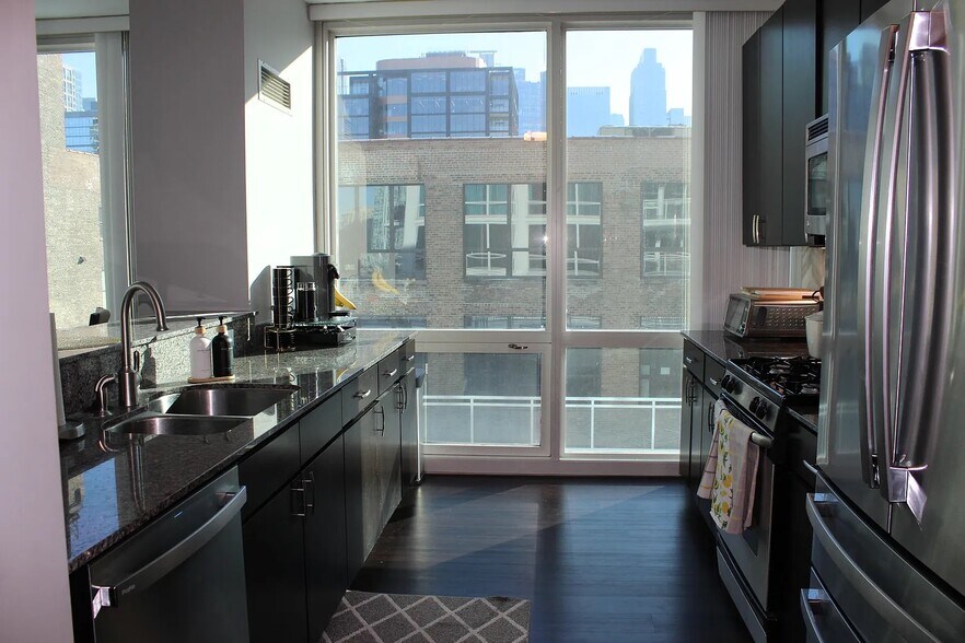 Building Photo - 757 N Orleans St