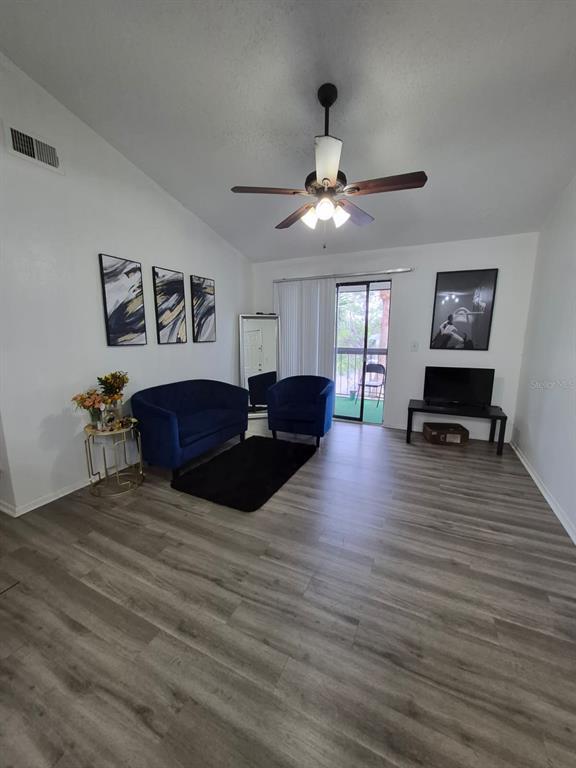 Building Photo - 2031 Cascades Blvd