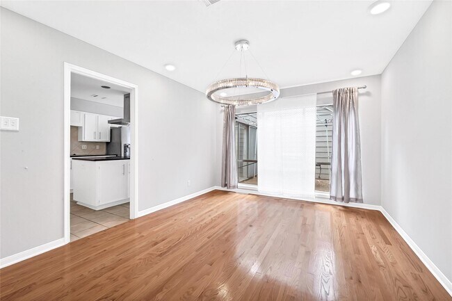 Building Photo - 2239 Kinbrook Dr