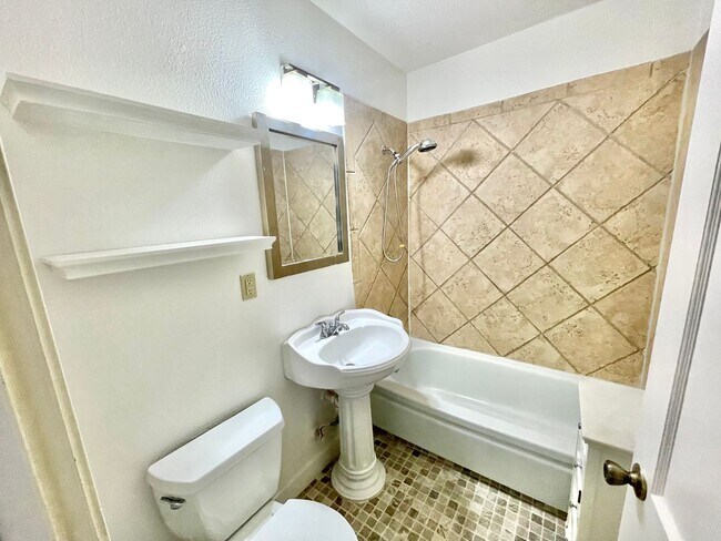 Building Photo - South Central Cottage in Austin