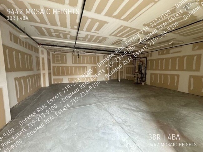 Building Photo - 9442 Mosaic Heights