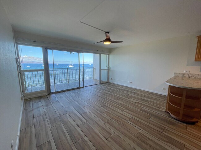 Building Photo - Lahaina Roads Oceanfront One Bedroom