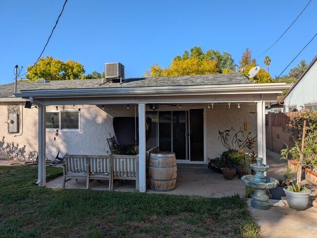 Building Photo - 27124 Cabrera Ave