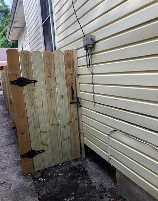 Gated Yard - 2021 Jackson Ave