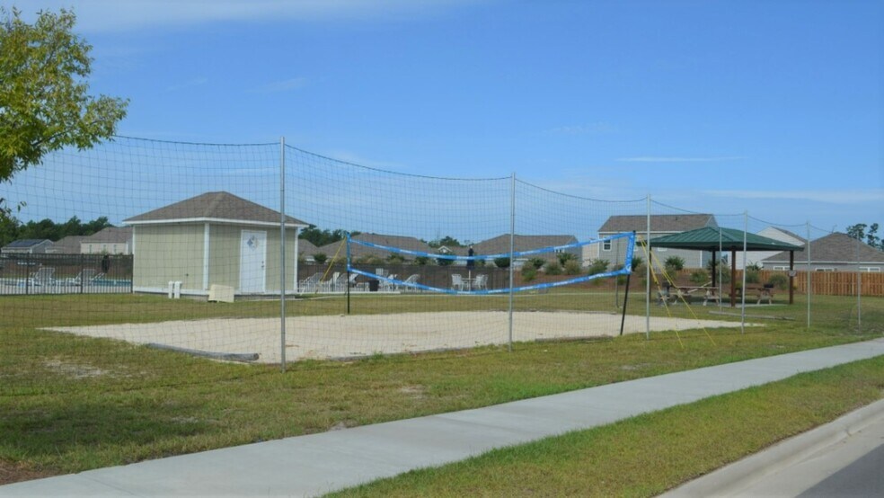 Private community sand volleyball court - 4162 High Glen Dr