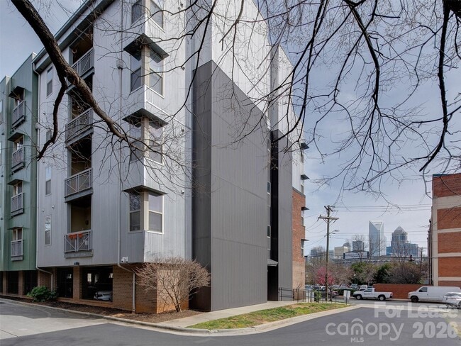 Building Photo - 630 Calvert St