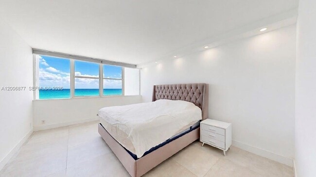 Building Photo - 3140 S Ocean Dr