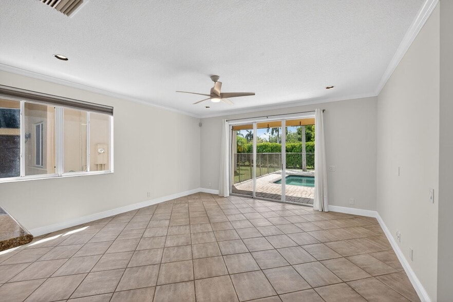 Building Photo - 1115 Camellia Cir
