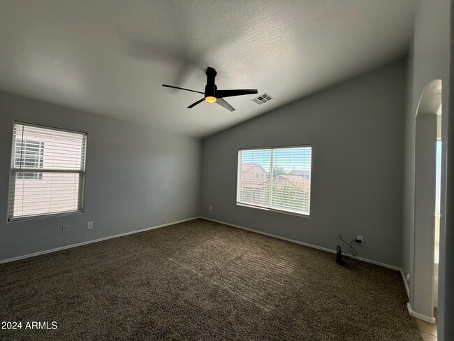 Building Photo - 9205 W Cordes Rd