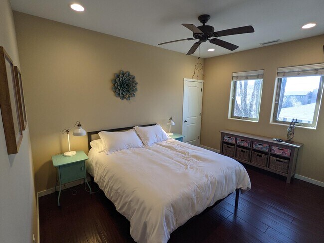 Building Photo - 538 S Fountaine St