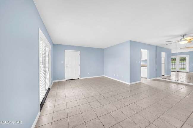Building Photo - 2100 W Beach Dr