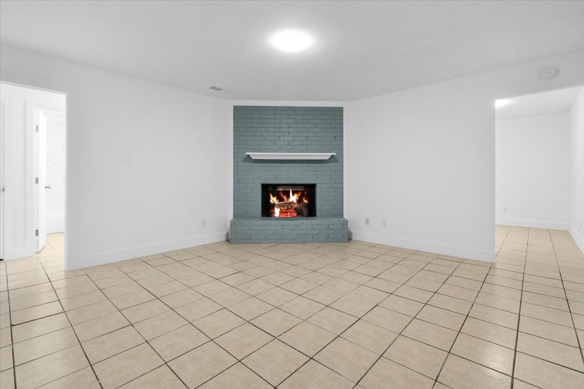 Building Photo - 2828 Cottonwood Ln