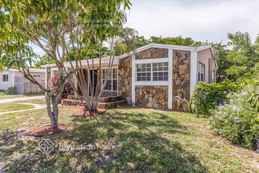 Building Photo - 3531 SW 15th Ct