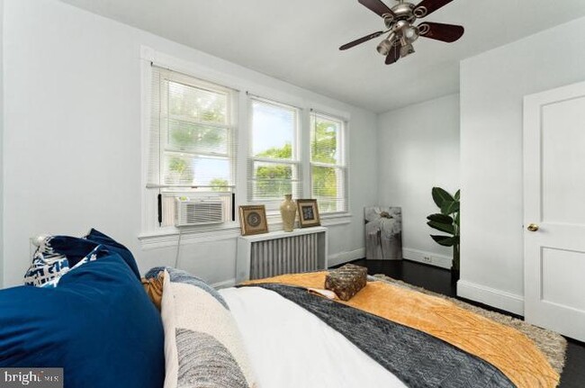 Building Photo - 337 Kentucky Ave SE