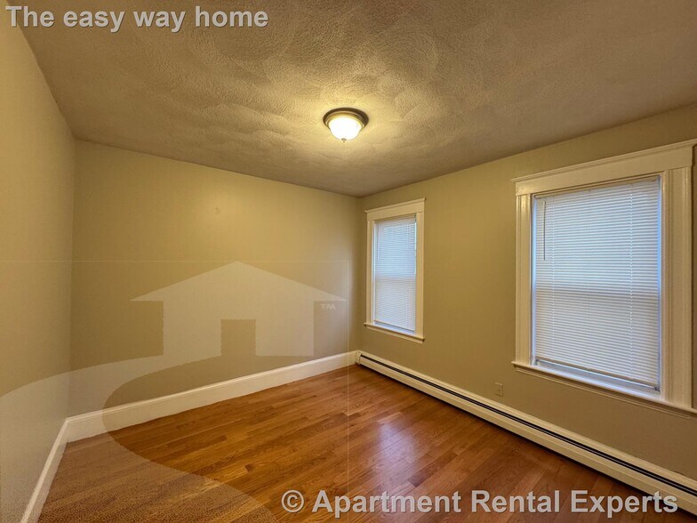 Building Photo - 97 Marion St