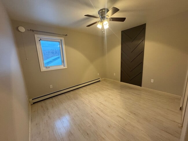 Building Photo - 2 story 3 bd 1.5 bath townhouse in Lavelle...