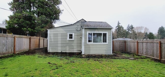 Building Photo - Gorgeous 2 bd House near Point Defiance an...