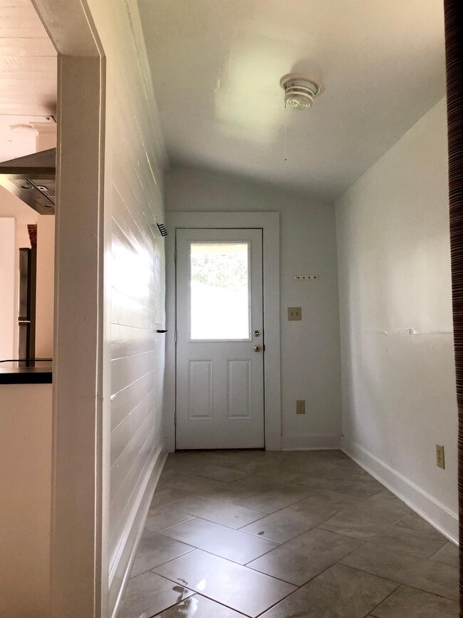 Building Photo - 140 Hiawassee Ave