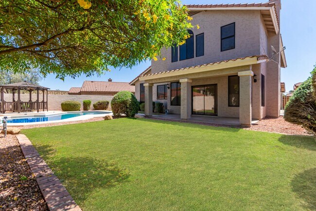 Building Photo - 1630 S Lemon