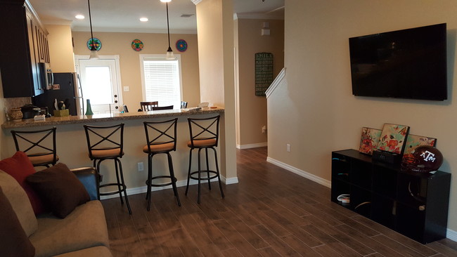 Building Photo - Copper Creek Condos