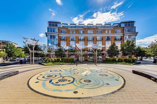 Building Photo - Gorgeous 2 bedroom 2 bath condo just steps from Columbia Hgts center $3,550