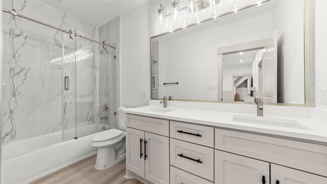 Building Photo - 517 Moore St