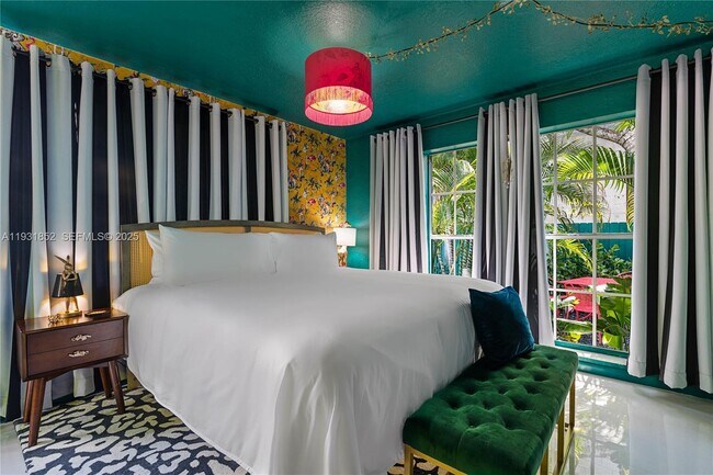 Building Photo - 1007 SE 2nd Ct