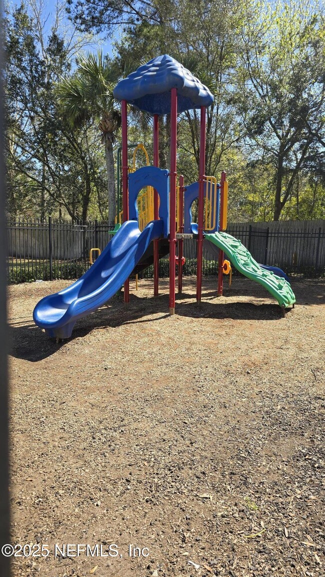 Building Photo - 6851 Lake Mist Ln