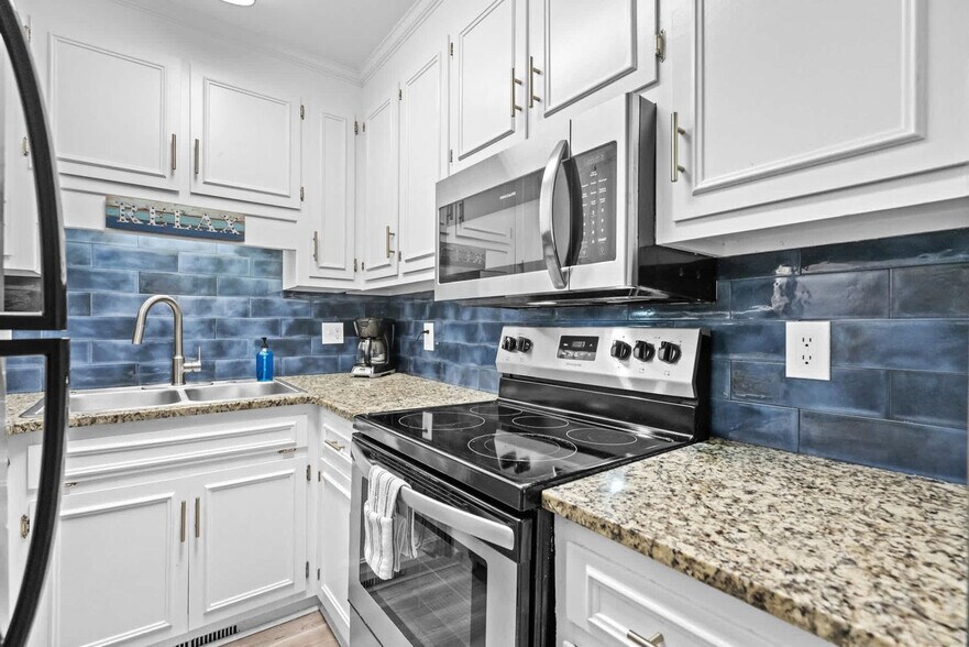 Building Photo - 2805B N Ocean Blvd