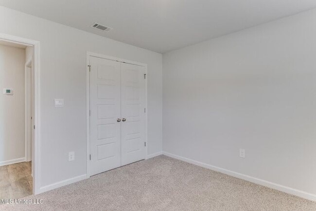 Building Photo - 1057 Enclave Cir