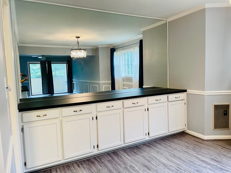 Building Photo - 5260 Crossbow Cir
