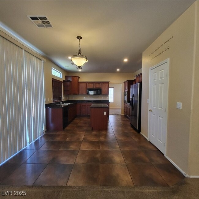 Building Photo - 1720 Flores Ln