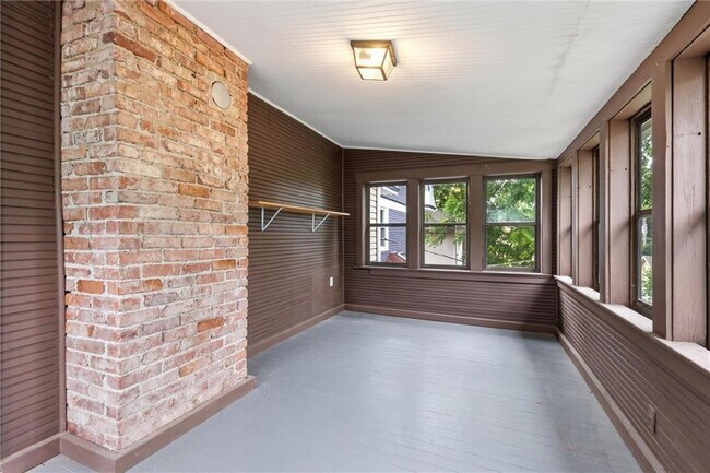 Building Photo - 4200 Mercier St