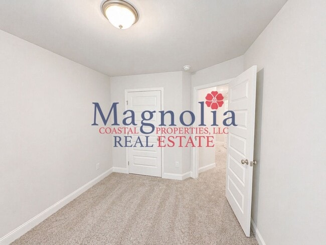 Building Photo - 3 Bedroom 2.5 Bathroom Townhome in Richmond Hill, GA