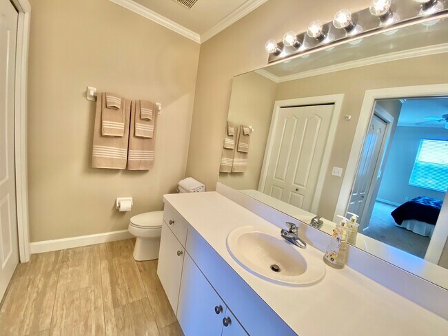 Building Photo - 7515 Stoneybrook Dr