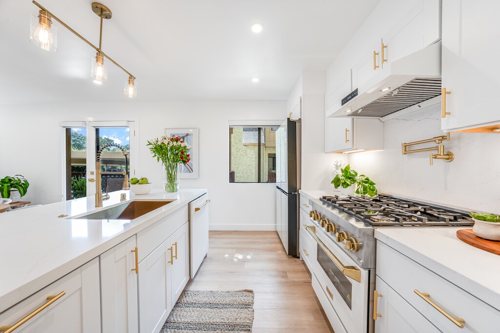 Building Photo - 40 Seacliff Dr