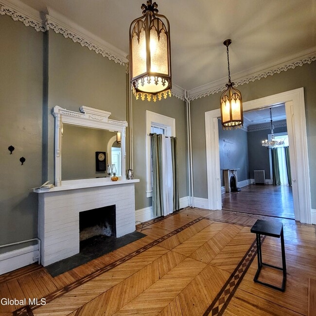 Building Photo - 199 2nd St