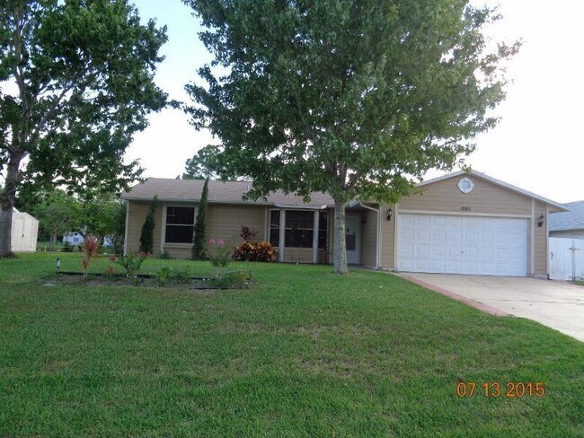 Primary Photo - 1880 SW Bradway Ln