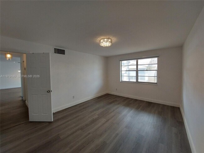 Building Photo - 4410 NW 79th Ave