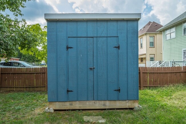 Building Photo - 3 bedroom, 2 bathroom home in the Southside!