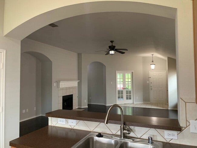 Building Photo - 15428 Adlong Dr