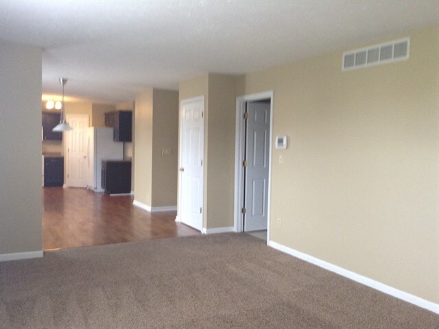 Building Photo - 6335 Glenmont Dr