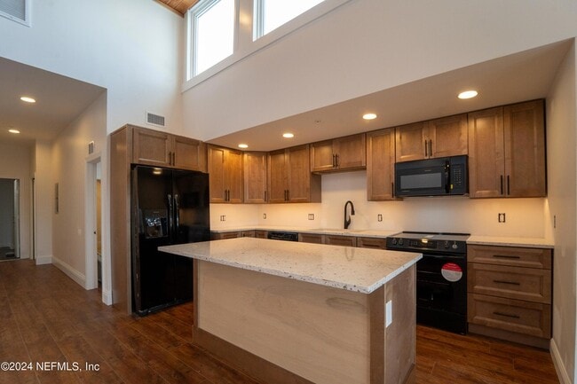 Building Photo - 11 Aviles Street