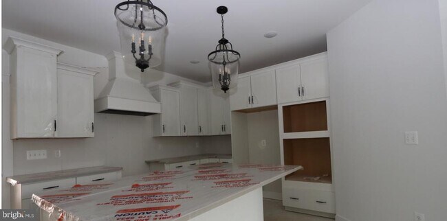 Building Photo - 117 E Cromwell St