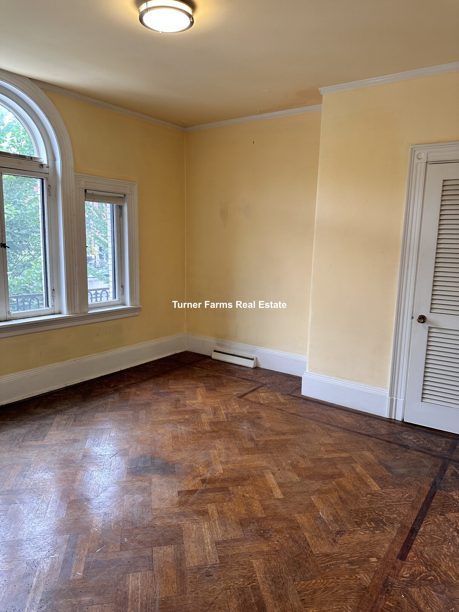 Building Photo - 923 Beacon St