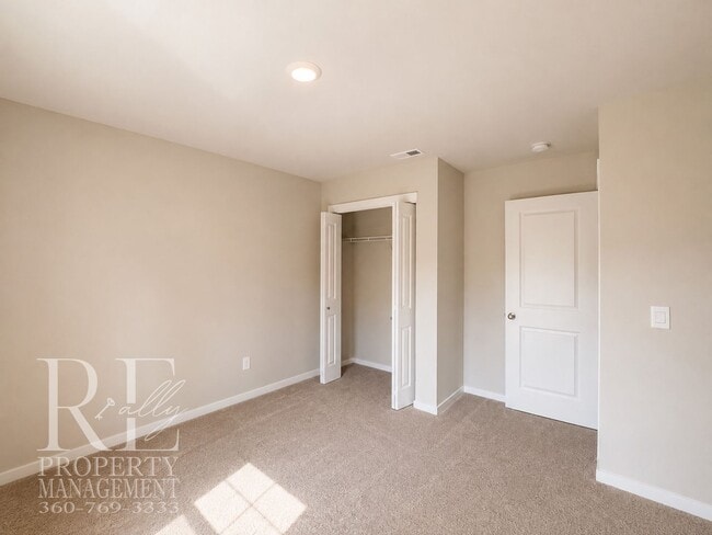 Building Photo - 6657 Yorktown Pl NE
