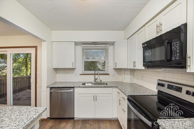 Building Photo - 14121 W 88th Pl