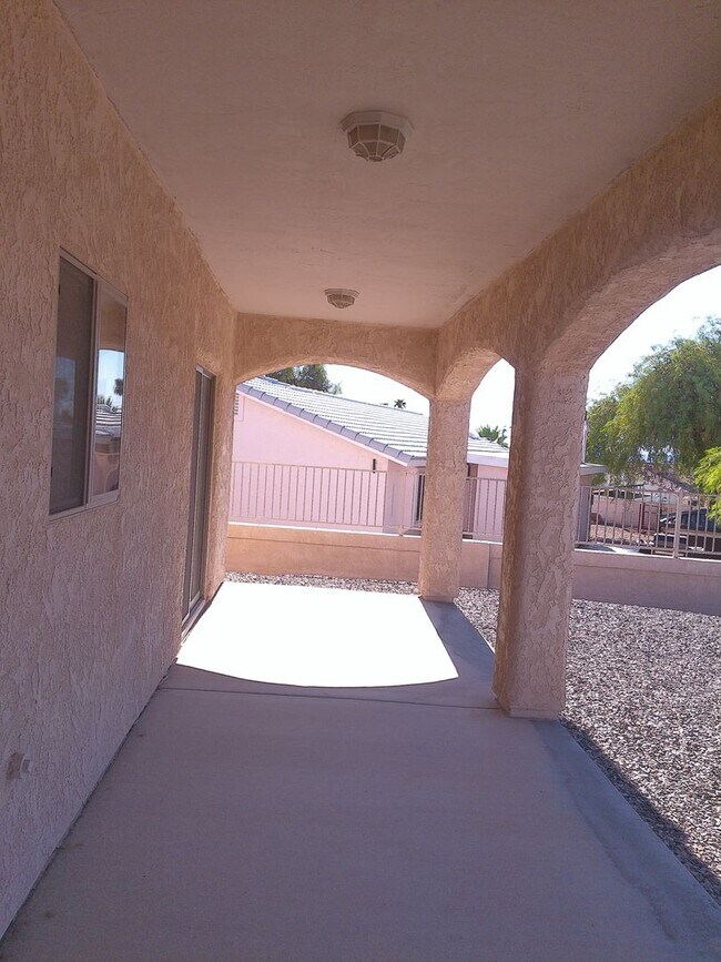 Building Photo - Winter Rental Available October-April 2026