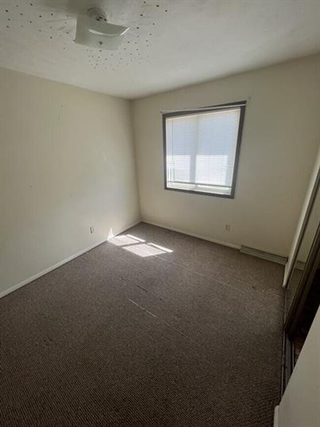 Interior Photo - Powers Court